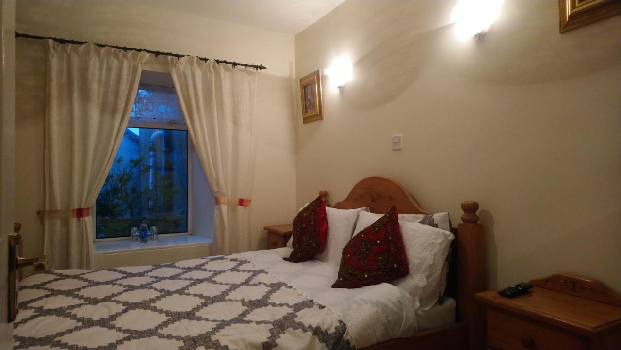 Vaughans Pub/Accommodation Clifden Ngoại thất bức ảnh